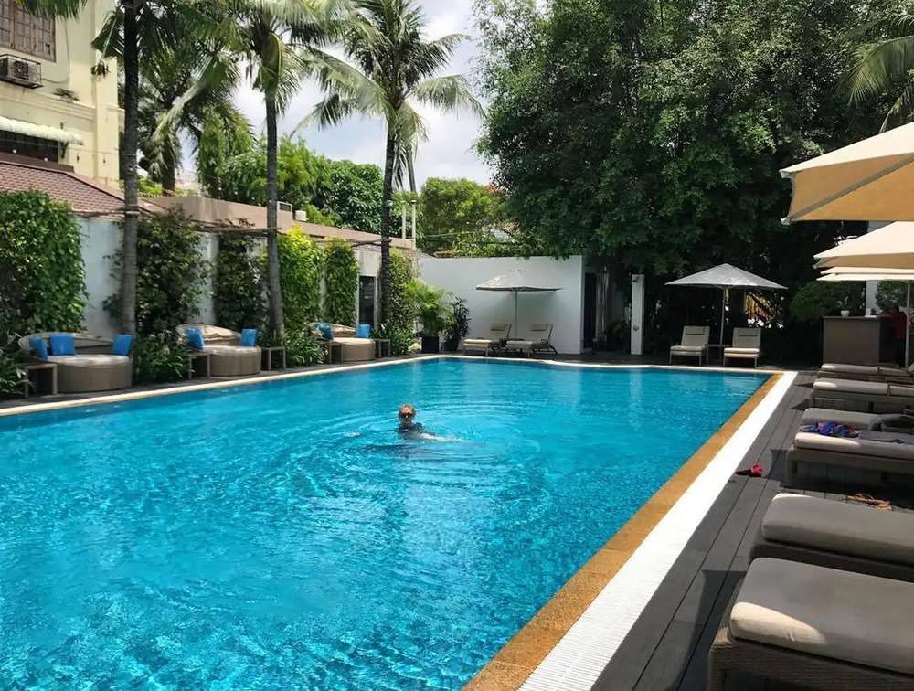 Hồ bơi tại Villa Sông