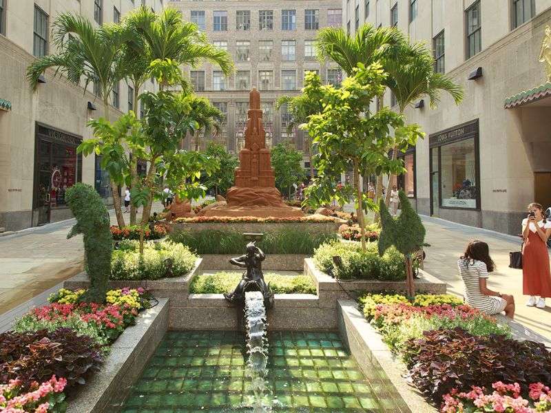 Channel Gardens, Rockefeller Center. 