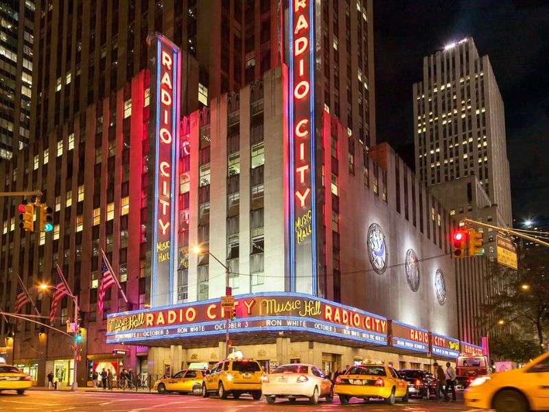 Radio City Music Hall, Rockefeller Center. 