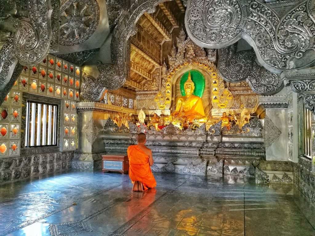 Ngôi chùa sắt Wat Srisuphan