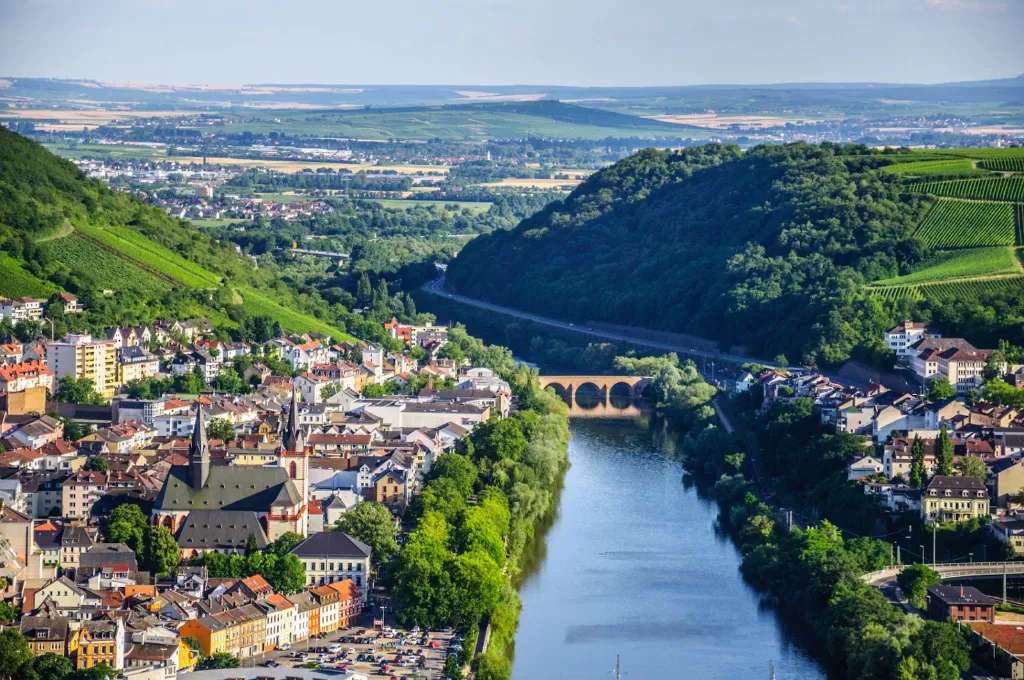 Du lịch sông Rhine có thể chiêm ngưỡng những nét văn hoá ở nhiều quốc gia 
