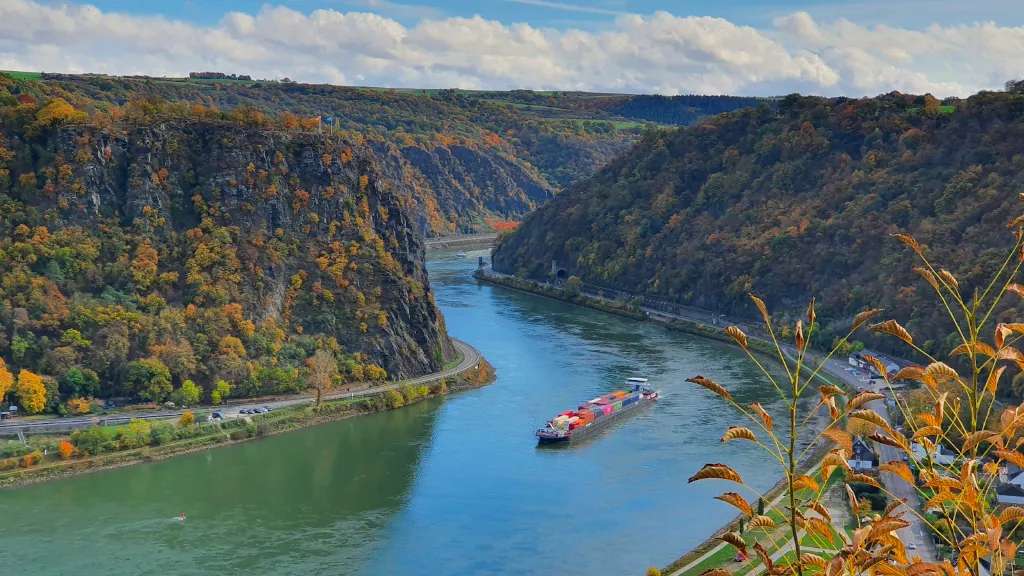 Thung lũng Upper Middle Rhine được công nhận bởi UNESCO