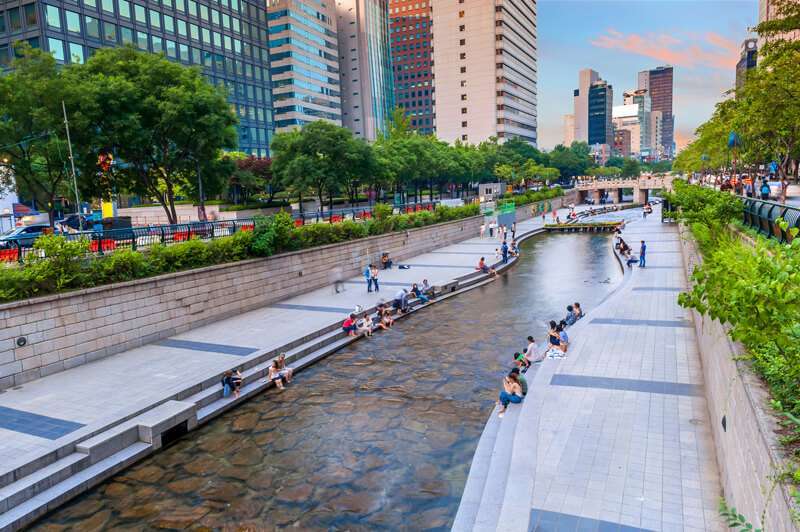 suối nhân tạo Cheonggyecheon