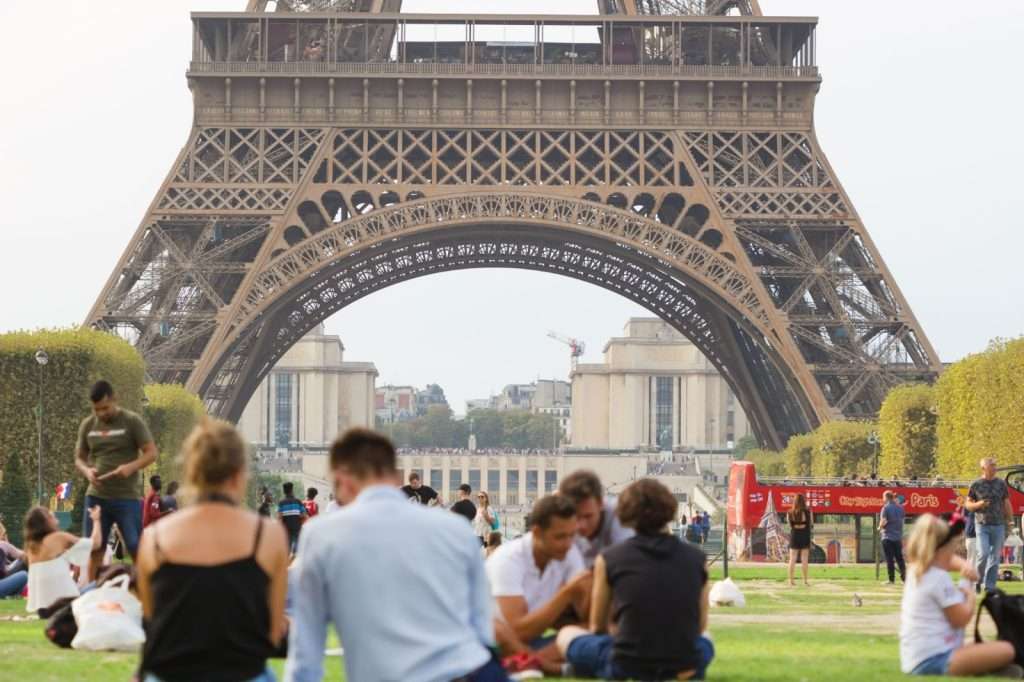 Một số kinh nghiệm khi mua vé thăm quan tháp Eiffel 