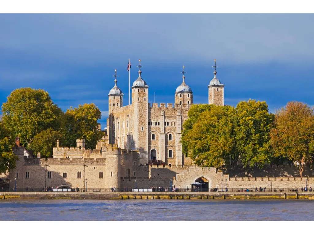 Tháp London – nơi có những câu chuyện huyền bí @shutterstock