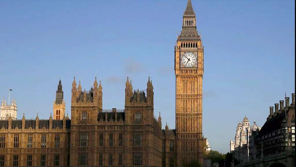 Du khách có khá nhiều lựa chọn di chuyển đến tháp Big Ben 