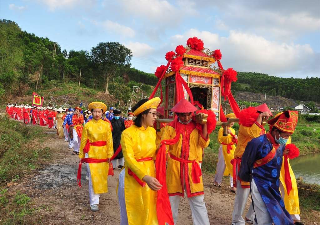 lễ hội bà Thu Bồn