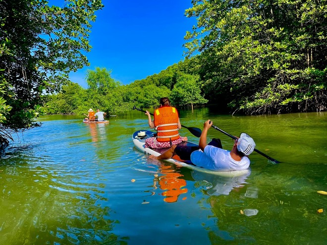 Phát hiện điểm du lịch sông nước độc lạ tại thành phố biển, du khách ca ngợi như một “miền Tây thu nhỏ&quot; - Ảnh 4.