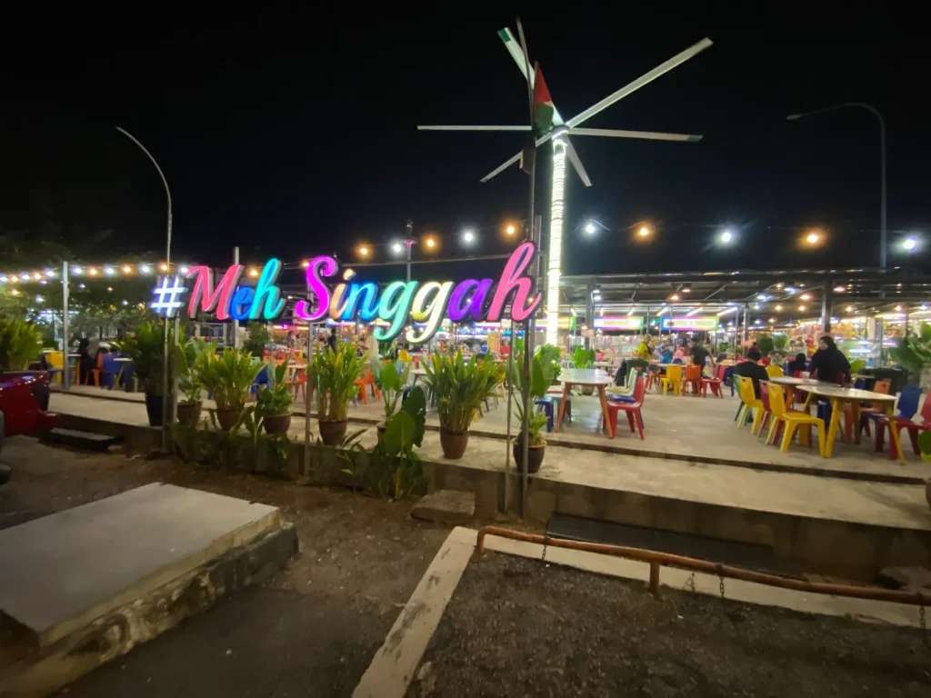 Khu ẩm thực Meh Singgah - chuyên bán ẩm thực địa phương