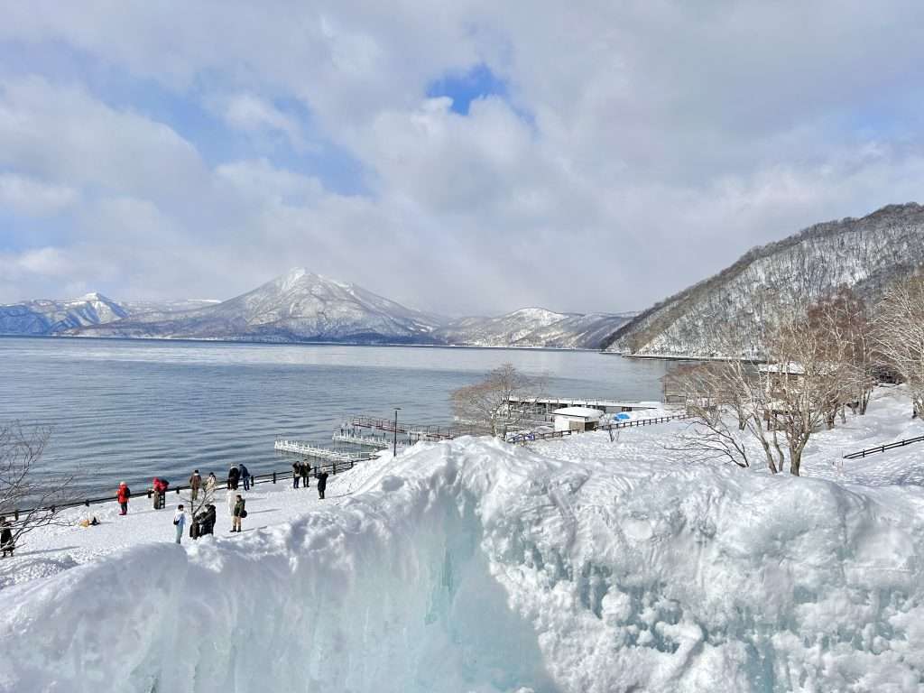 Hokkaido là một địa điểm được yêu thích vào mùa đông bởi vẻ đẹp huyền bí trong tuyết trắng
