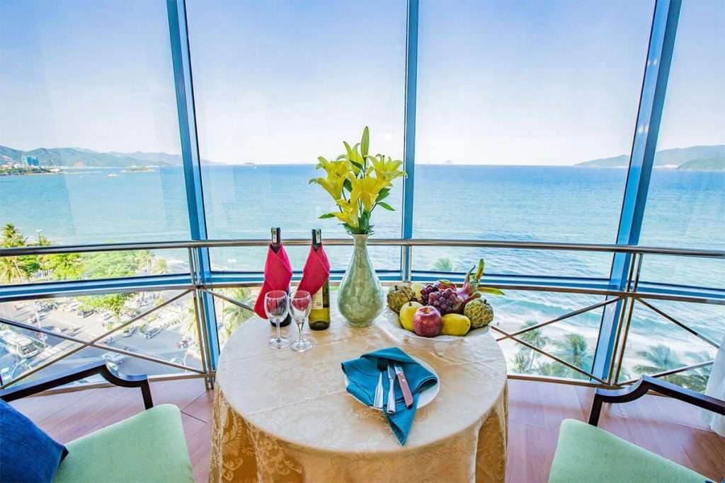 khách sạn Nha Trang gần biển