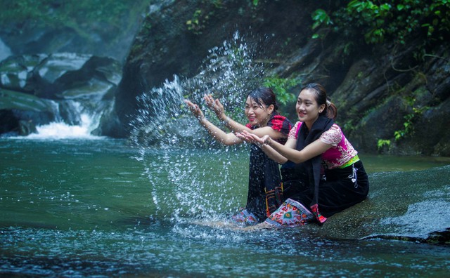 Không phải Cúc Phương, đây mới là vườn quốc gia view 'triệu đô' cách không xa Hà Nội: Mỹ cảnh nguyên sơ, không khí mát như tủ kem, giá vào cửa rẻ bèo - Ảnh 2.