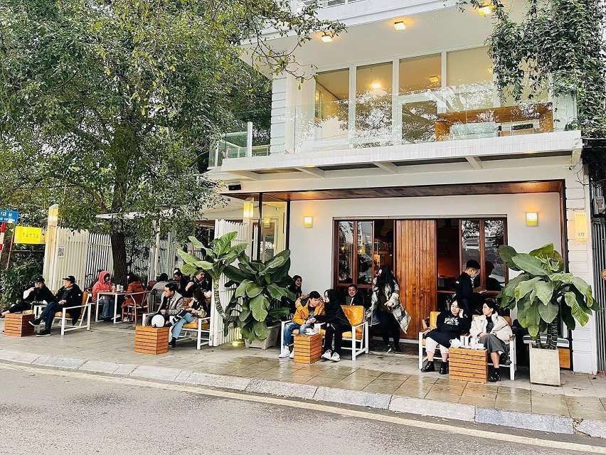 cafe ngoài trời Hà Nội