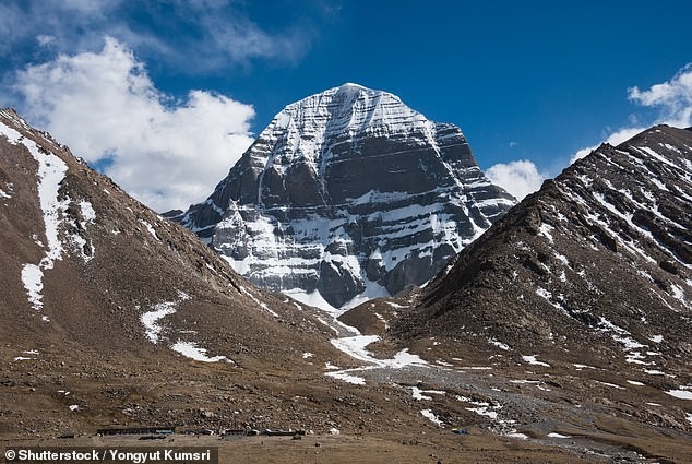 Lý do chưa ai leo lên được đỉnh núi nổi tiếng ở Tây Tạng- Ảnh 1.