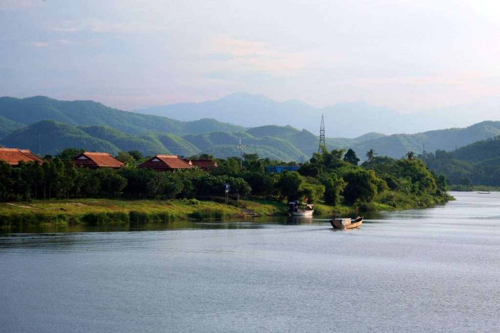 sông Hương tại Huế