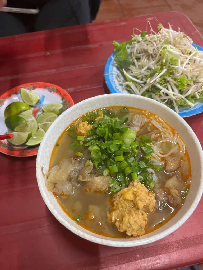 foodtour Huế