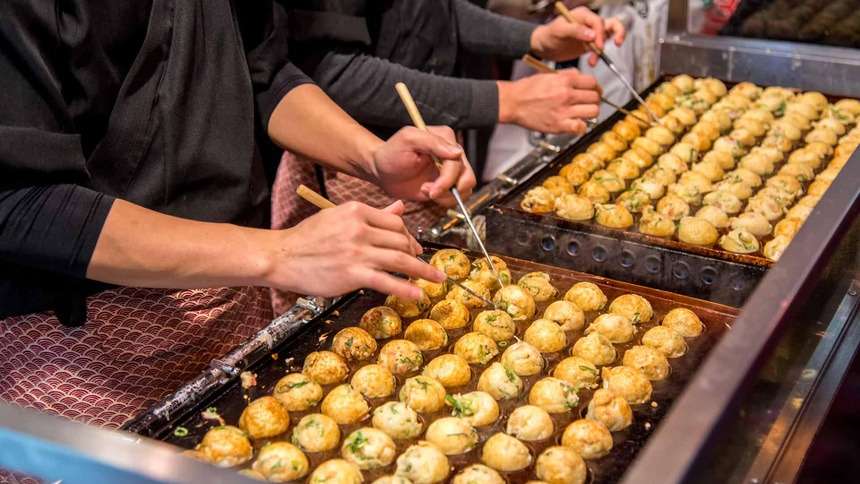 Nướng bánh Takoyaki