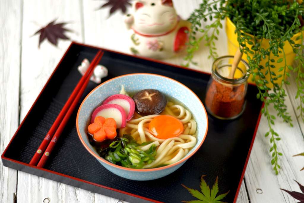 Mì Tsukimi Udon có lòng đỏ trứng