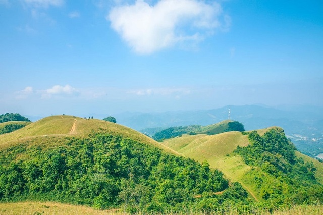 Phát hiện thảo nguyên xanh tựa thiên đường, cách thành phố chỉ 30km, dân bản địa gọi bằng tên đặc biệt- Ảnh 3.