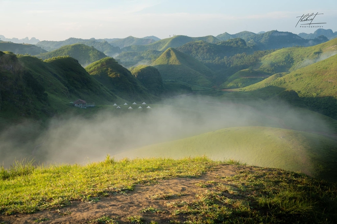 Phát hiện đồi cỏ như thảo nguyên nước ngoài ngay miền Bắc, cách Hà Nội hơn 300km, cực lý tưởng để săn mây- Ảnh 5.