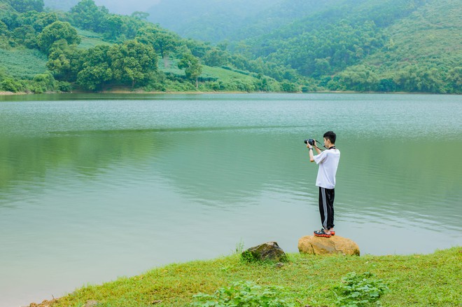 Phát hiện thảo nguyên và hồ nước xanh ngay sát Hà Nội, du khách nhận xét nhìn ảnh là muốn đi ngay- Ảnh 7.