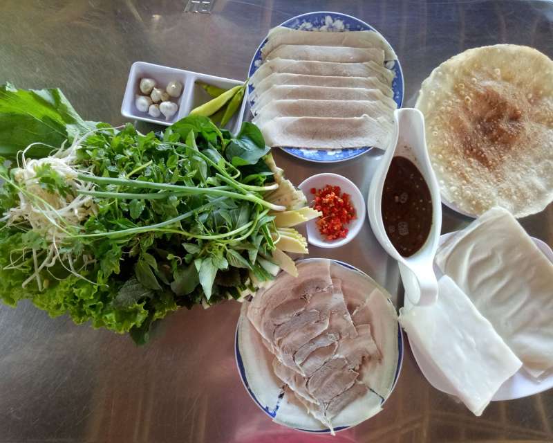 banh trang cuon thit heo